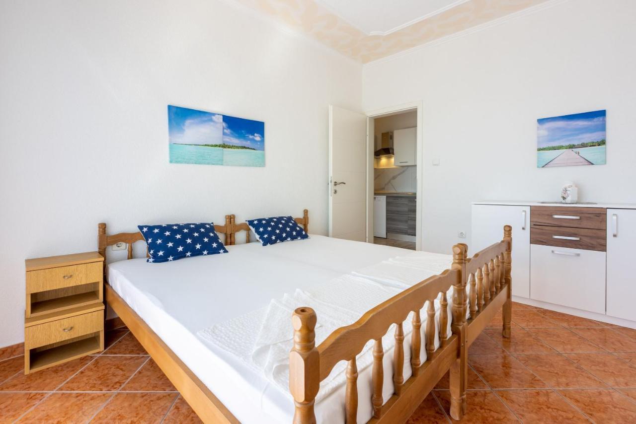 Apartments Pera Selce Exterior foto