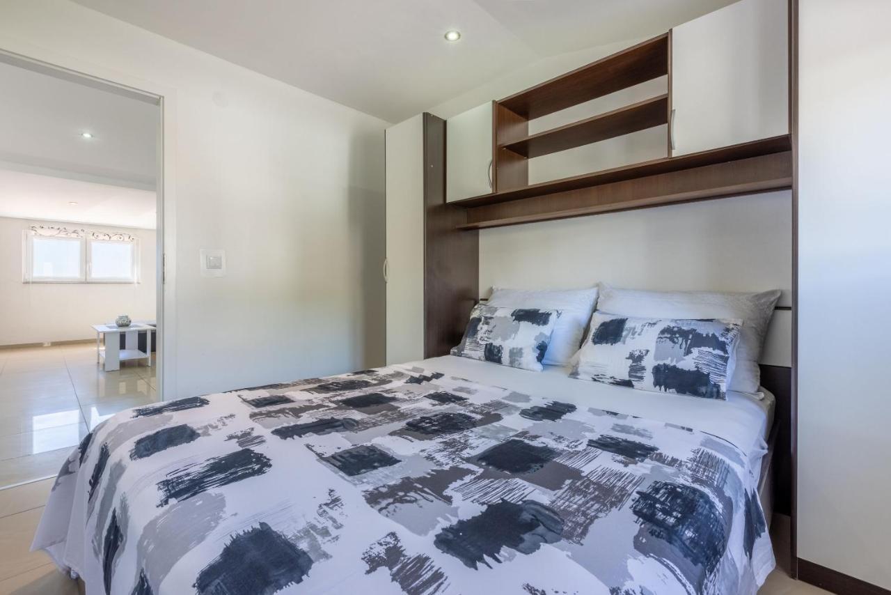 Apartments Pera Selce Exterior foto